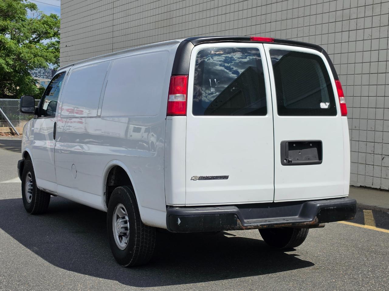 Chevrolet Express Cargo Van RWD 2500 135" 2019