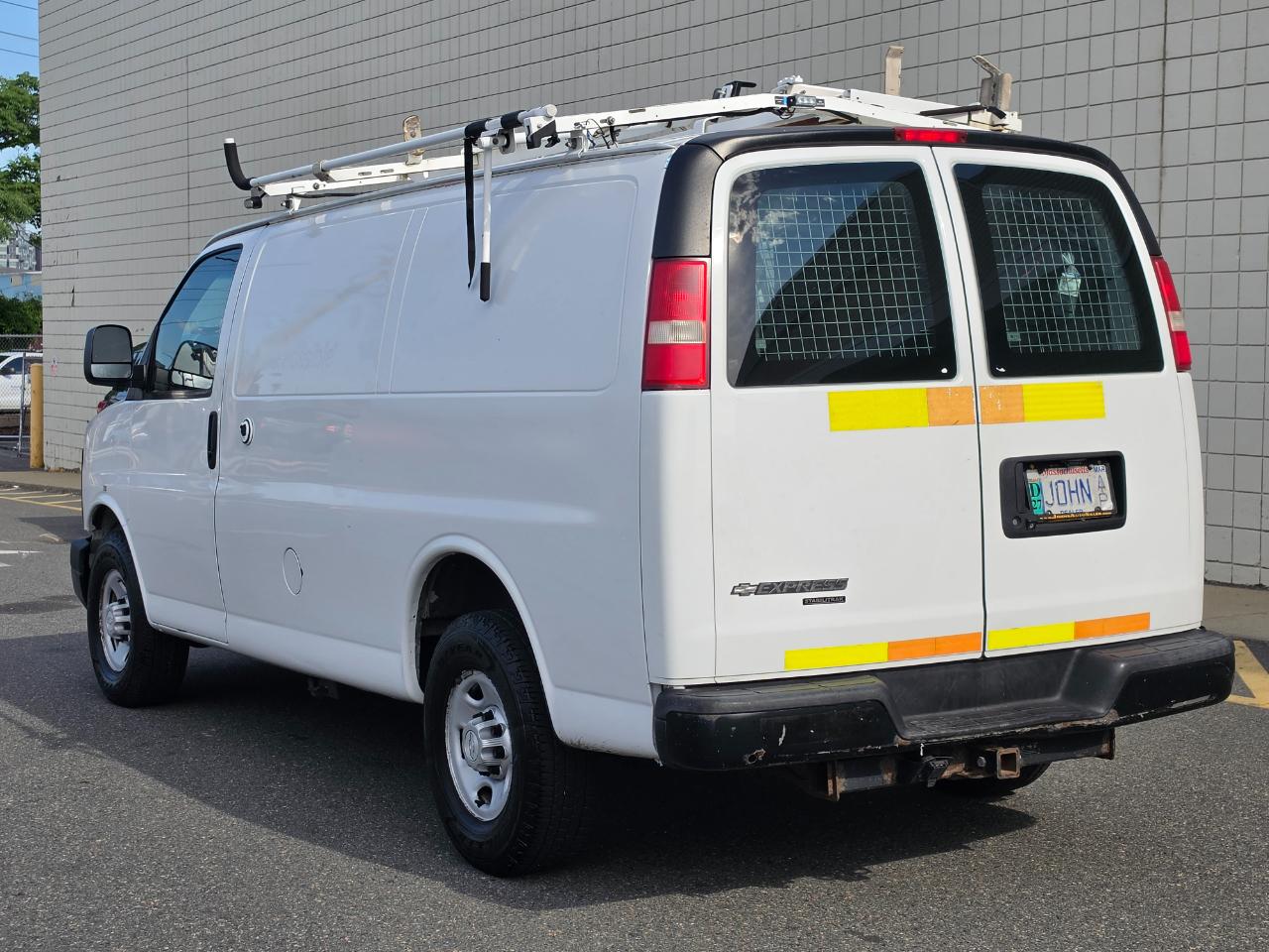 Chevrolet Express Cargo Van RWD 2500 135" 2015