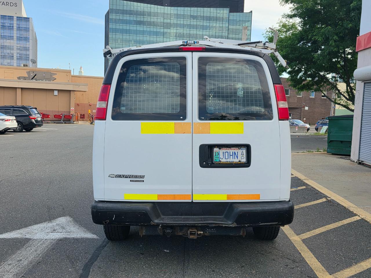 Chevrolet Express Cargo Van RWD 2500 135" 2015