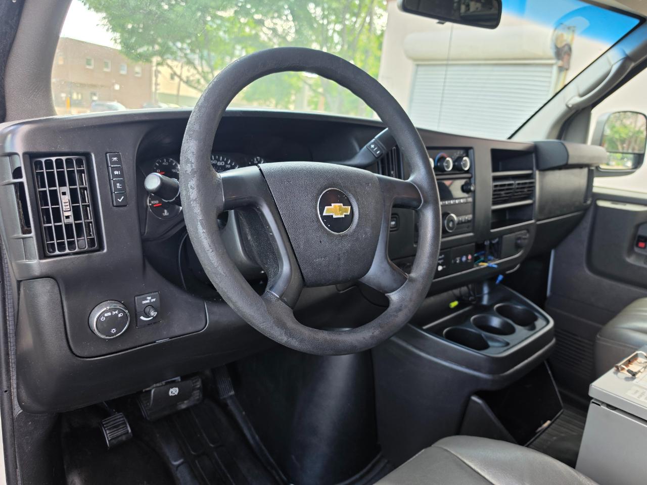 Chevrolet Express Cargo Van RWD 2500 135" 2015