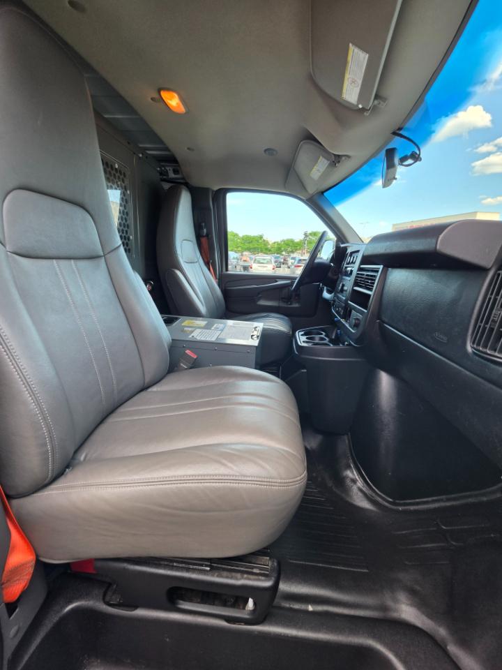 Chevrolet Express Cargo Van RWD 2500 135" 2015