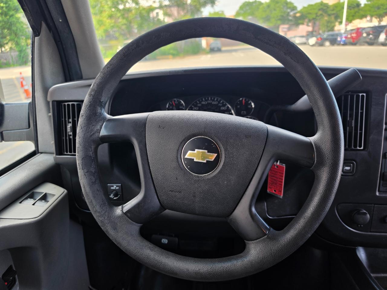 Chevrolet Express Cargo Van RWD 2500 135" 2015
