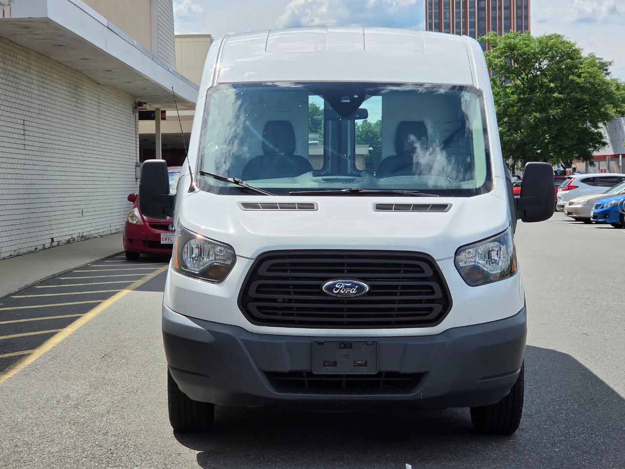Ford Transit Van T-250 148" Med Rf 9000 GVWR Sliding RH Dr 2017
