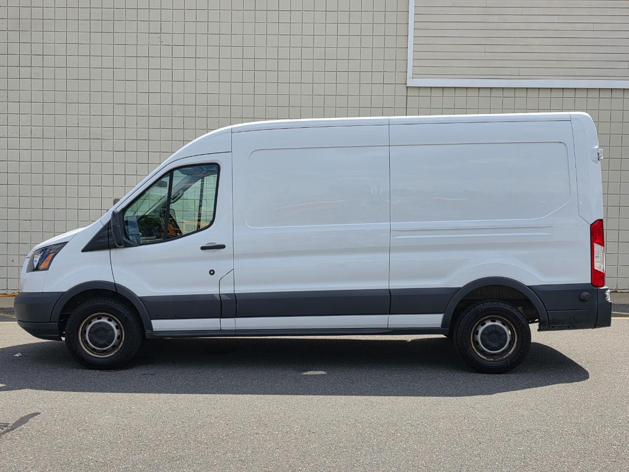 Ford Transit Van T-250 148" Med Rf 9000 GVWR Sliding RH Dr 2017