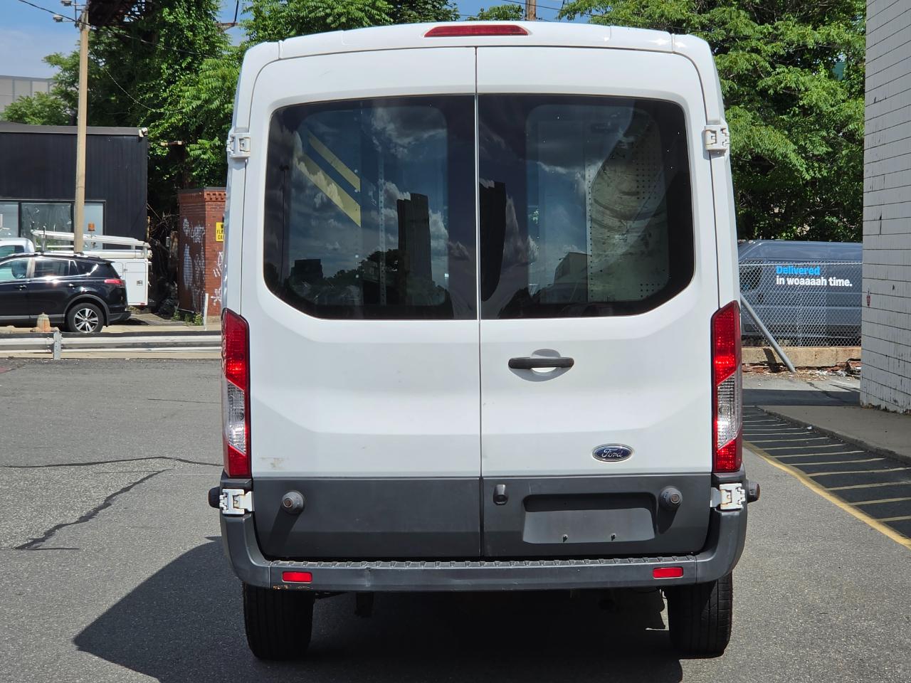Ford Transit Van T-250 148" Med Rf 9000 GVWR Sliding RH Dr 2017