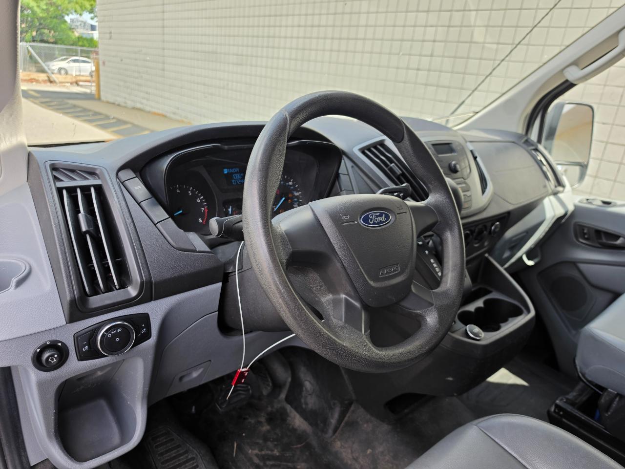 Ford Transit Van T-250 148" Med Rf 9000 GVWR Sliding RH Dr 2017