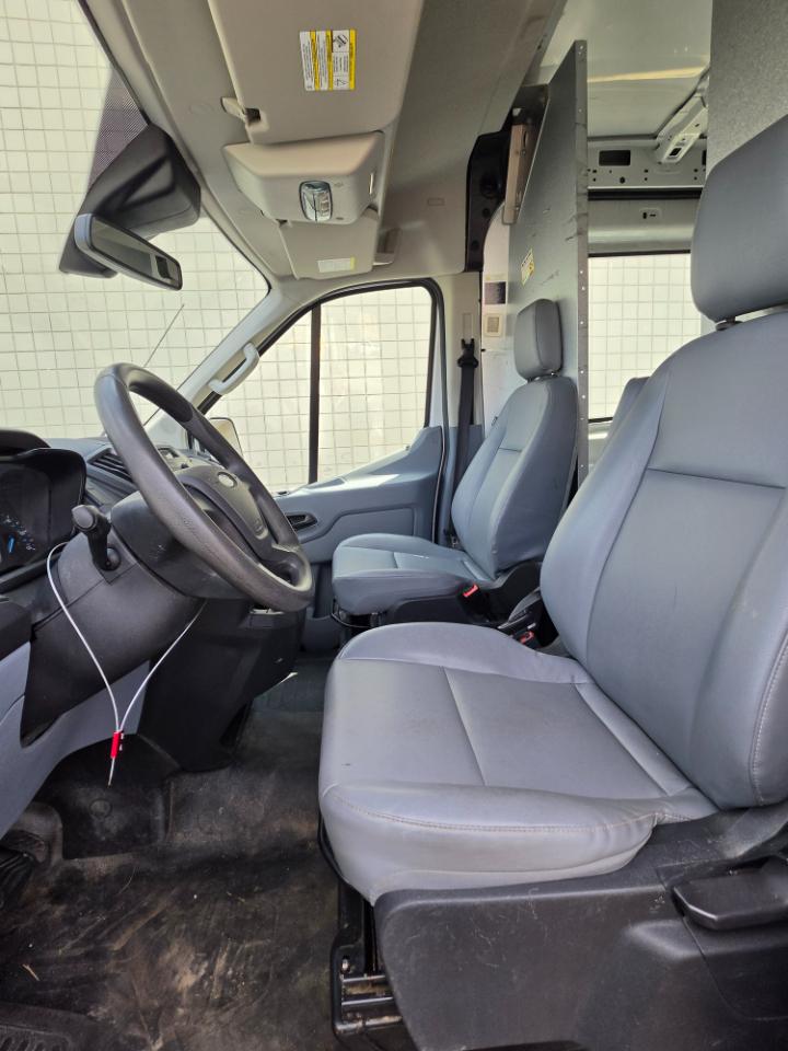 Ford Transit Van T-250 148" Med Rf 9000 GVWR Sliding RH Dr 2017