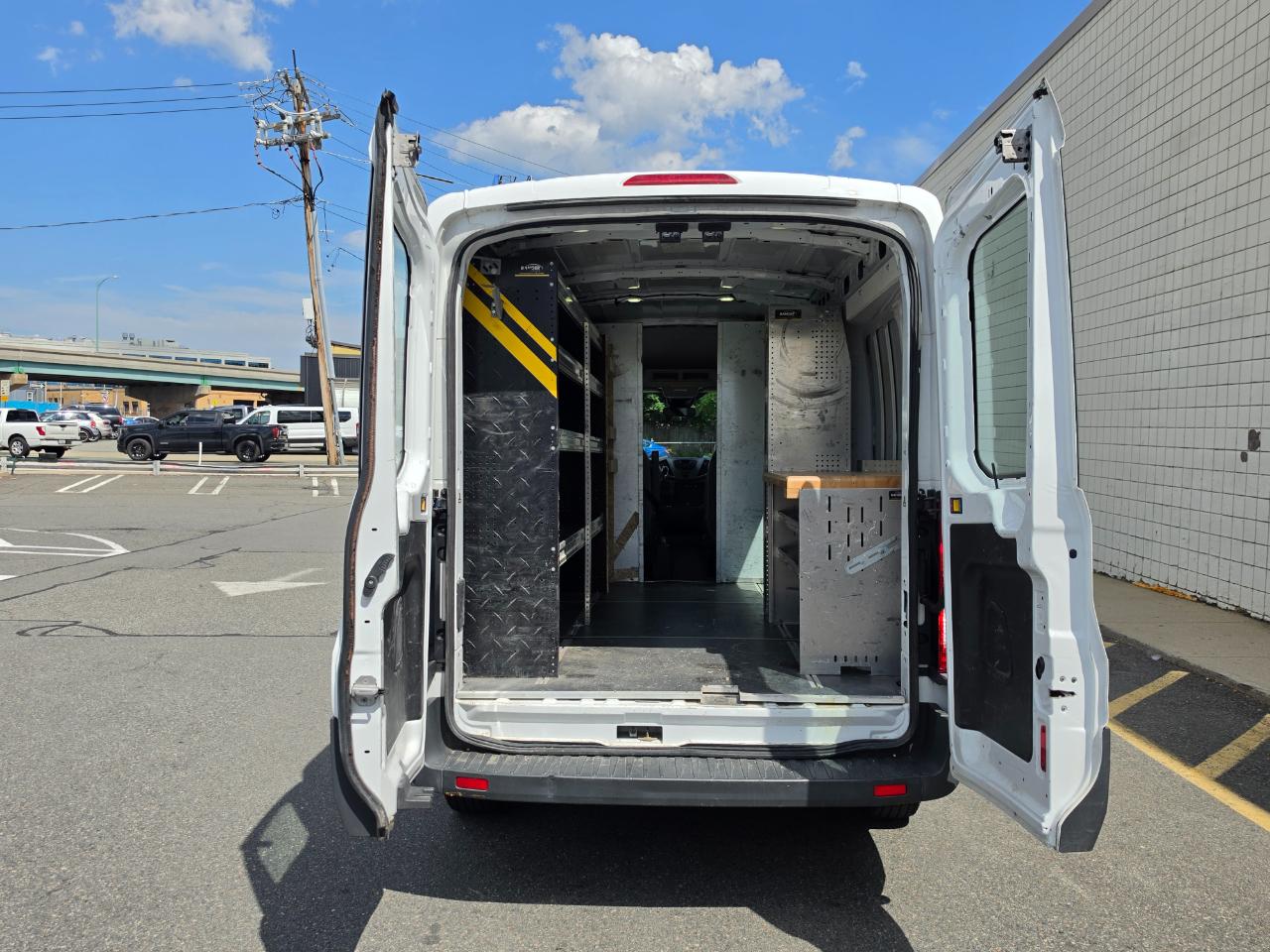 Ford Transit Van T-250 148" Med Rf 9000 GVWR Sliding RH Dr 2017