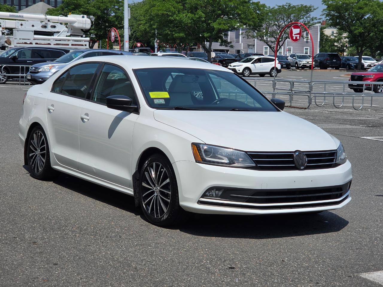 Volkswagen Jetta Sedan 4dr Auto 1.8T Sport PZEV 2016