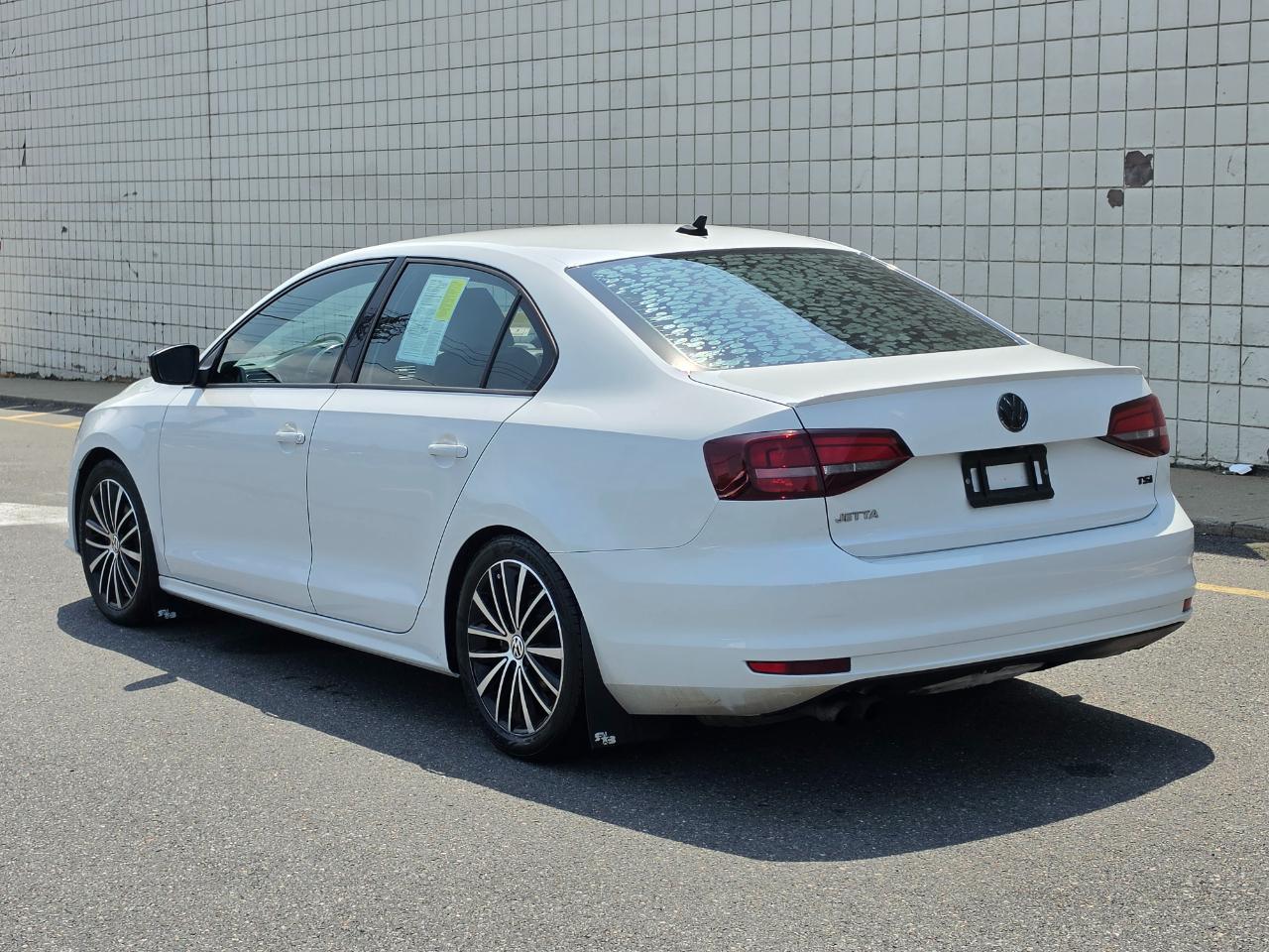 Volkswagen Jetta Sedan 4dr Auto 1.8T Sport PZEV 2016