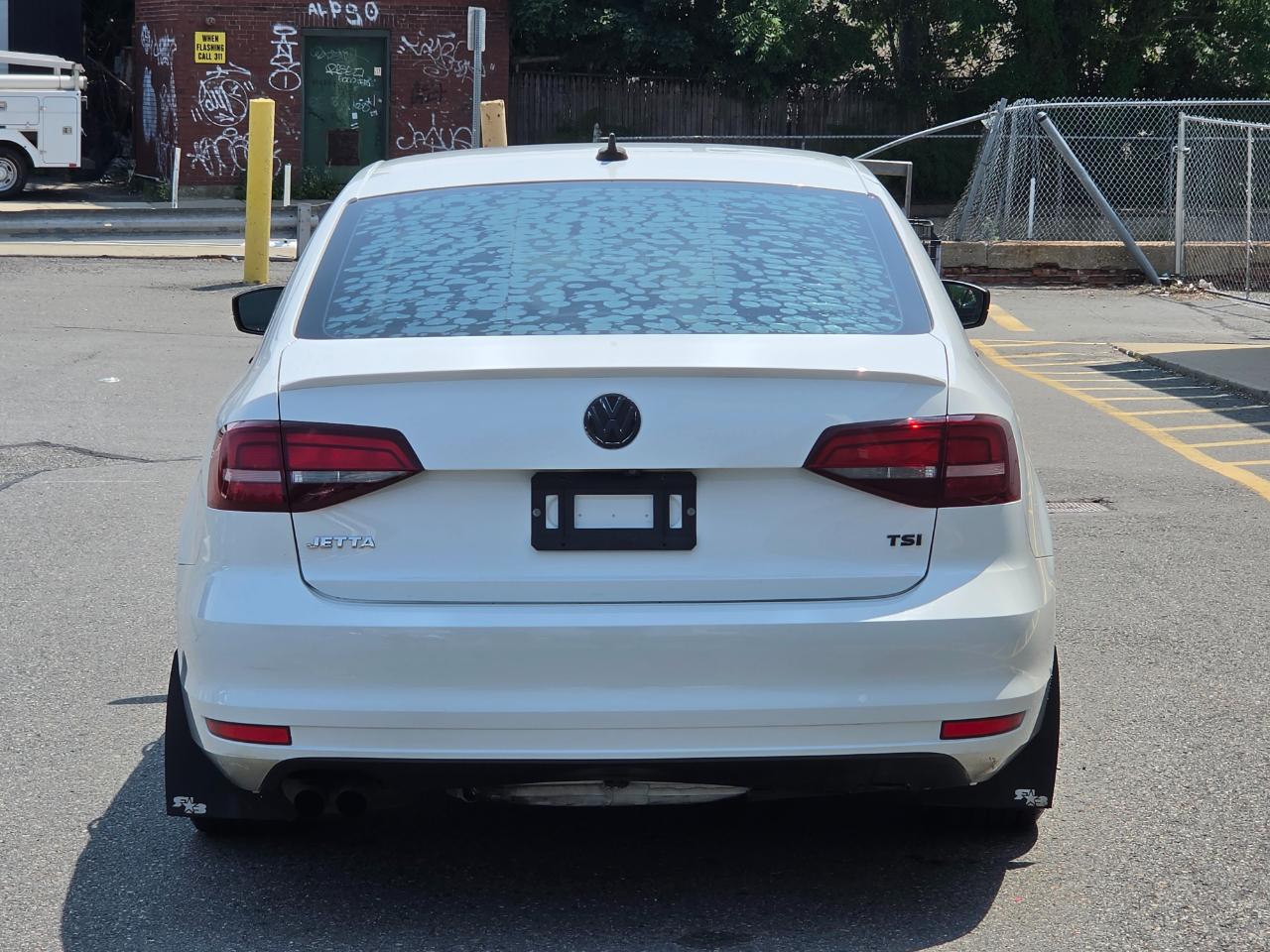 Volkswagen Jetta Sedan 4dr Auto 1.8T Sport PZEV 2016