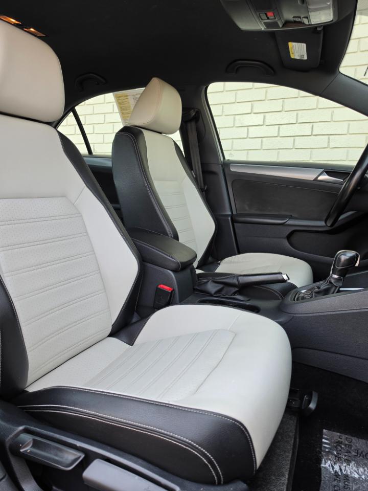 Volkswagen Jetta Sedan 4dr Auto 1.8T Sport PZEV 2016