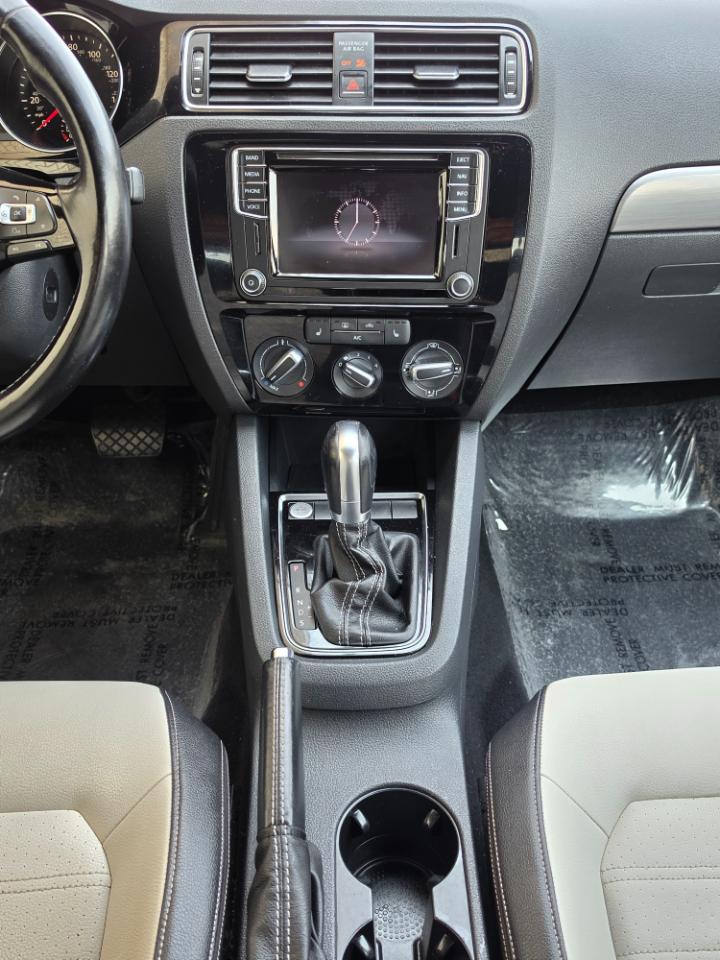 Volkswagen Jetta Sedan 4dr Auto 1.8T Sport PZEV 2016