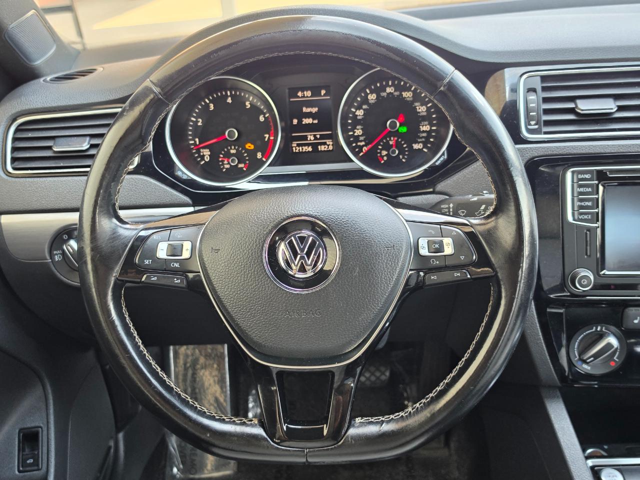 Volkswagen Jetta Sedan 4dr Auto 1.8T Sport PZEV 2016