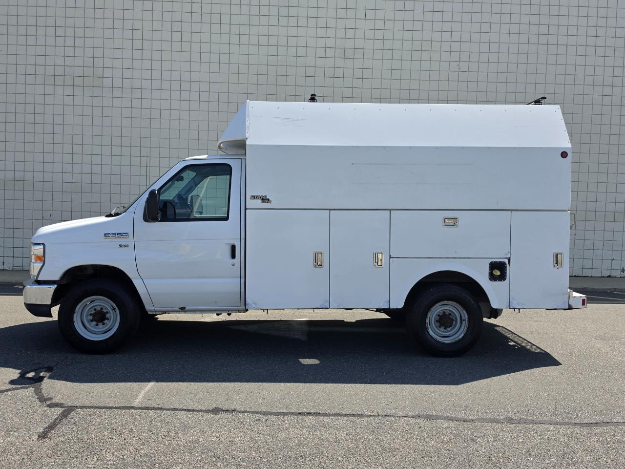 Ford Econoline Commercial Cutaway E-350 Super Duty 138" SRW 2014
