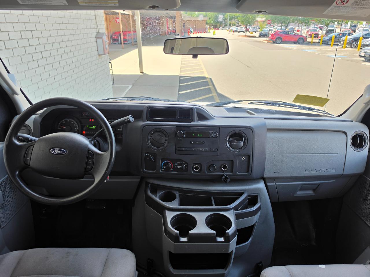 Ford Econoline Commercial Cutaway E-350 Super Duty 138" SRW 2014