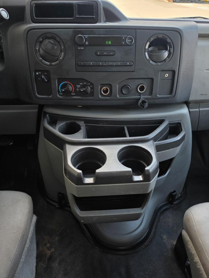 Ford Econoline Commercial Cutaway E-350 Super Duty 138" SRW 2014