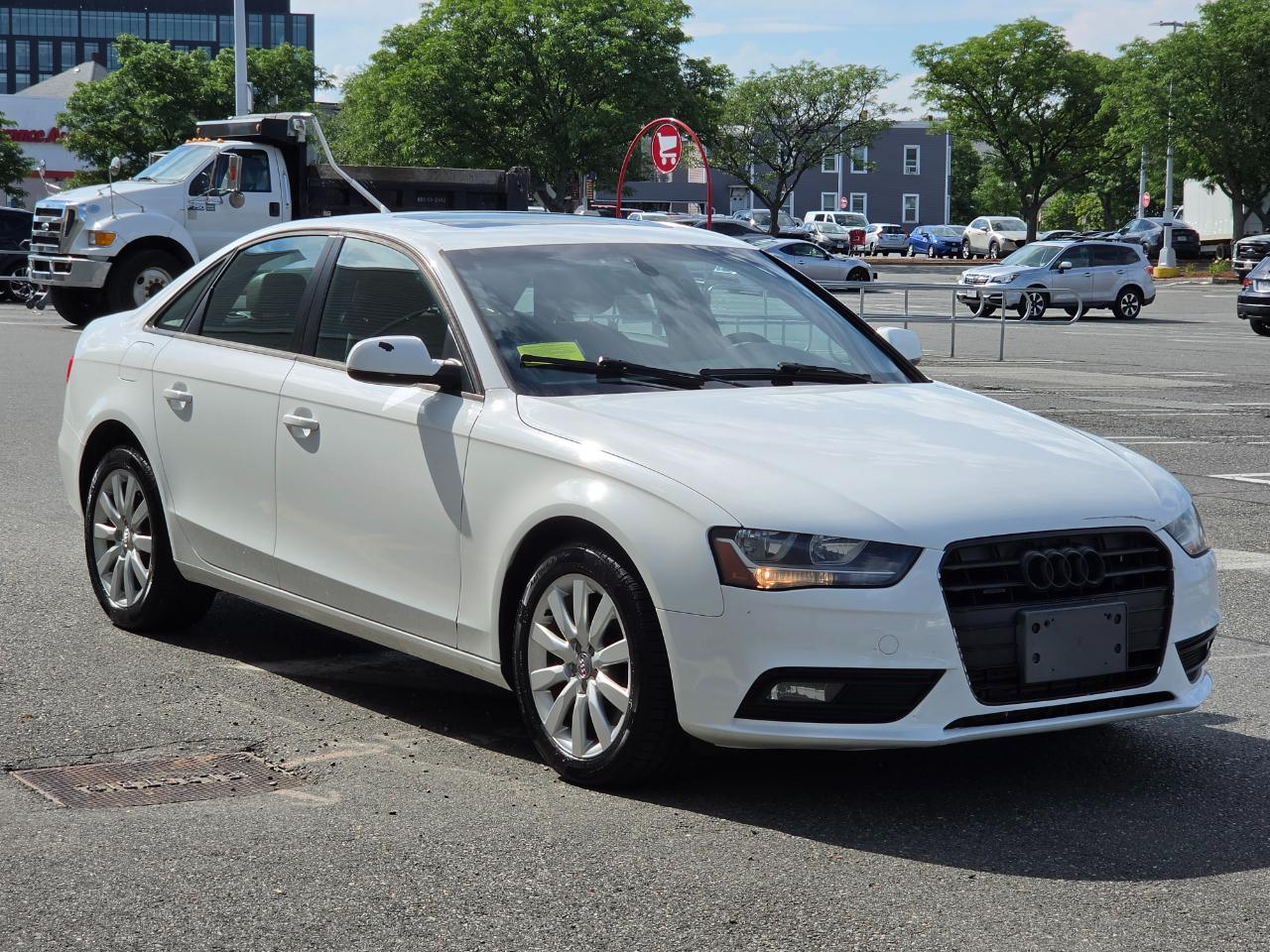 Audi A4 4dr Sdn Auto quattro 2.0T Premium 2014