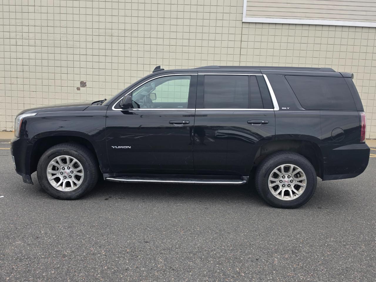 GMC Yukon 4WD 4dr SLT 2017