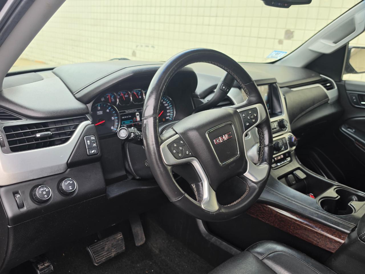 GMC Yukon 4WD 4dr SLT 2017