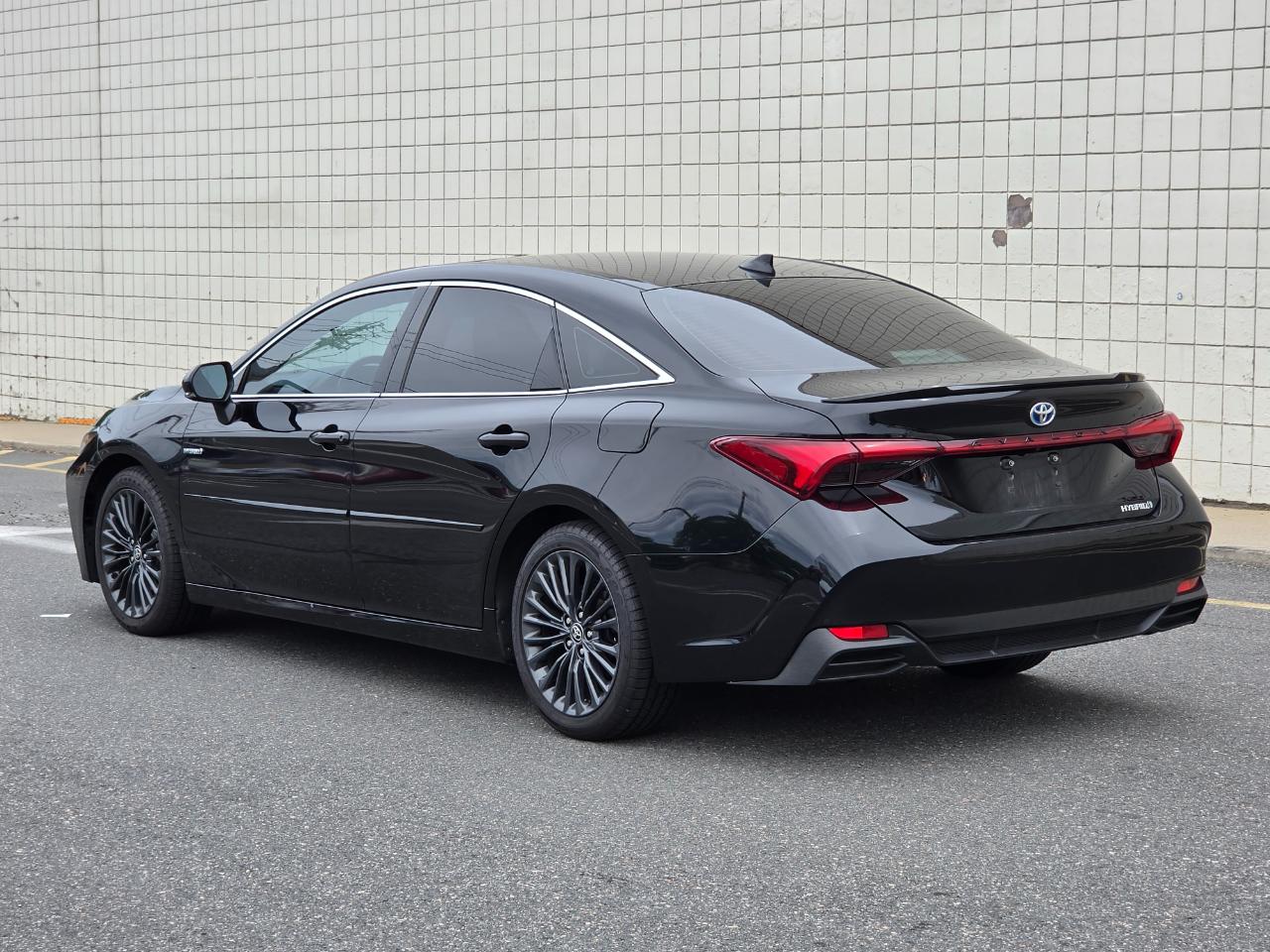 Toyota Avalon Hybrid XSE FWD (Natl) 2021