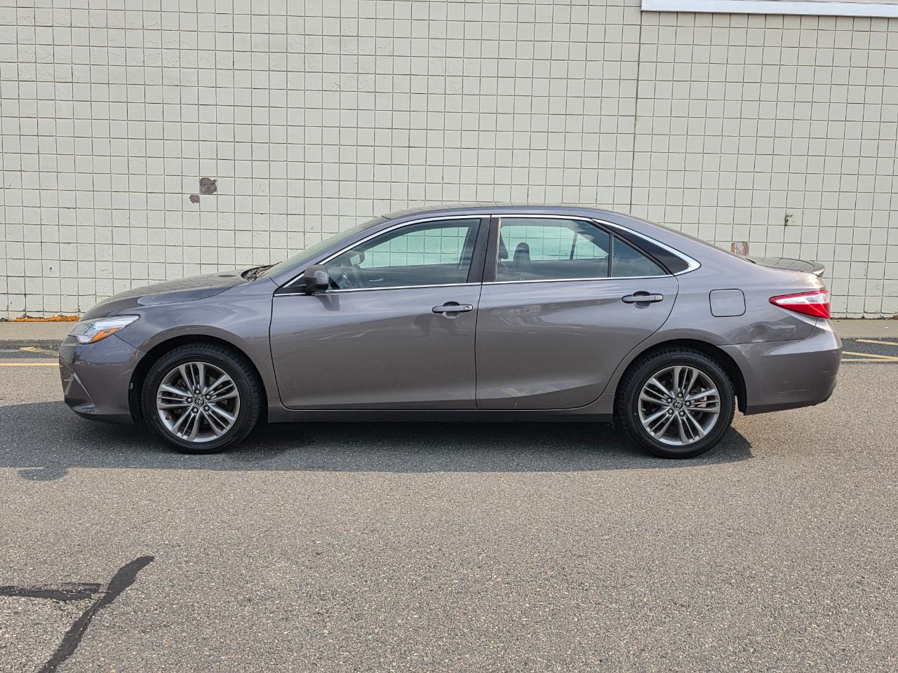 Toyota Camry XLE Auto (Natl) 2017