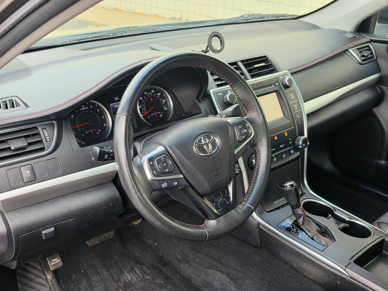 Toyota Camry XLE Auto (Natl) 2017