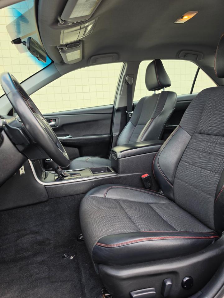 Toyota Camry XLE Auto (Natl) 2017
