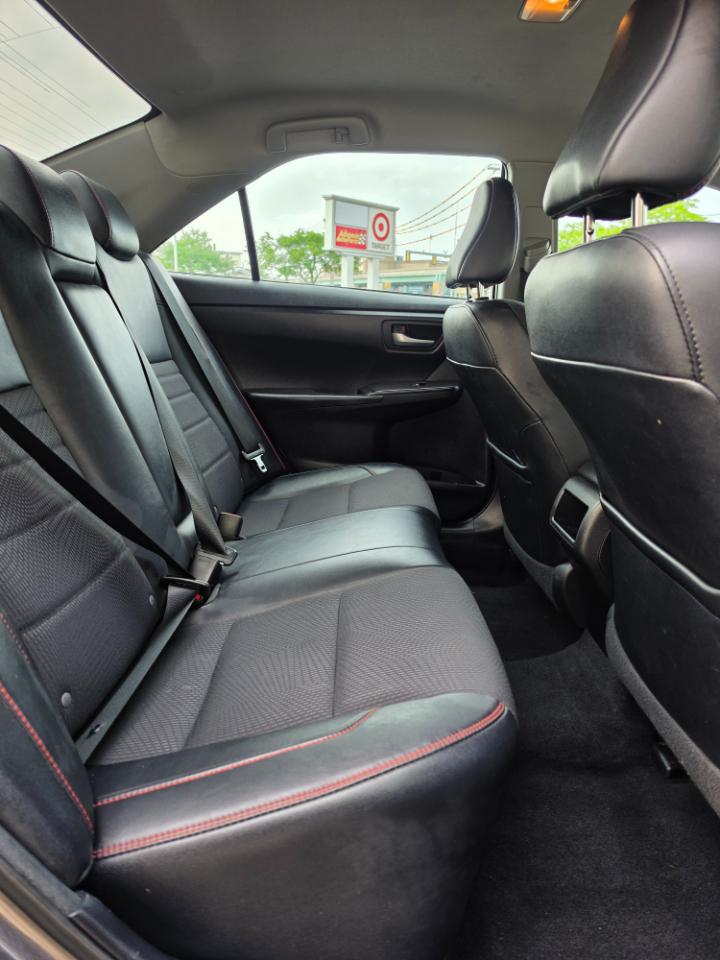 Toyota Camry XLE Auto (Natl) 2017