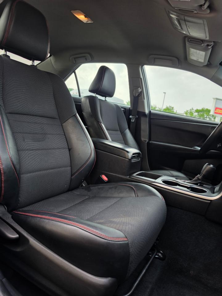 Toyota Camry XLE Auto (Natl) 2017
