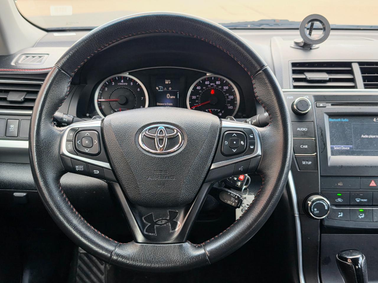 Toyota Camry XLE Auto (Natl) 2017