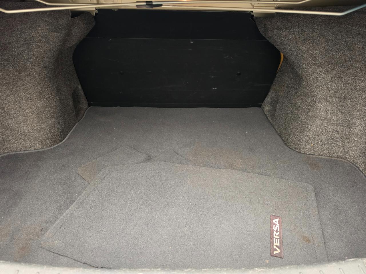 Nissan Versa 4dr Sdn CVT 1.6 S Plus 2016