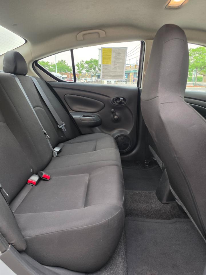 Nissan Versa 4dr Sdn CVT 1.6 S Plus 2016