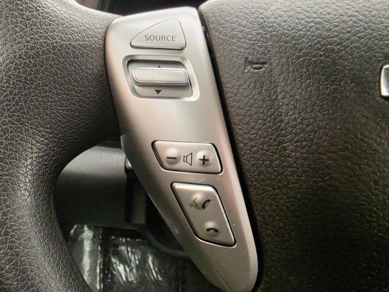 Nissan Versa 4dr Sdn CVT 1.6 S Plus 2016