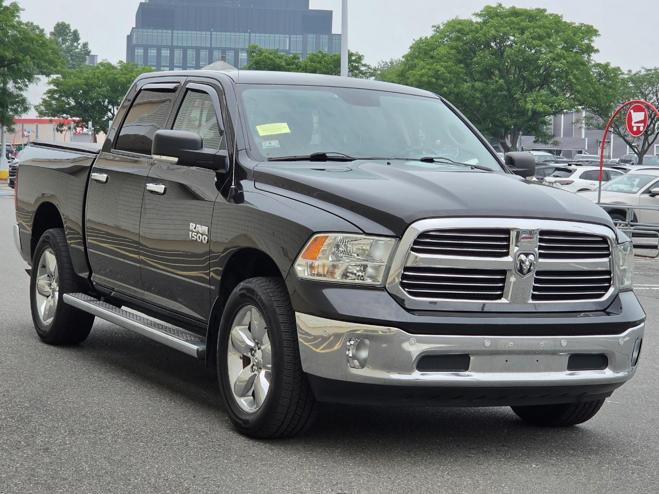 RAM 1500 4WD Crew Cab 140.5" Big Horn 2015