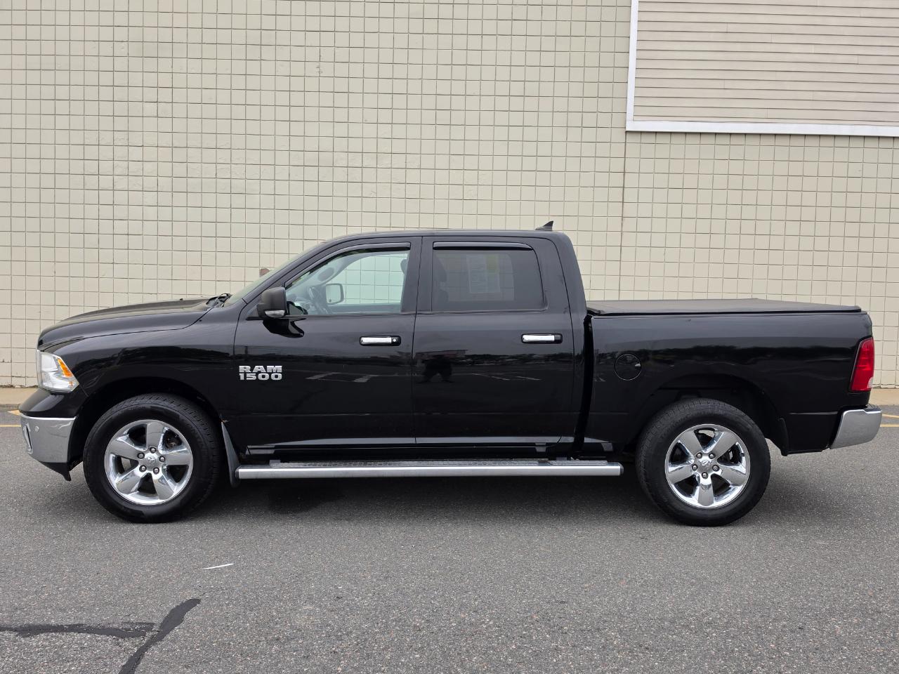 RAM 1500 4WD Crew Cab 140.5" Big Horn 2015