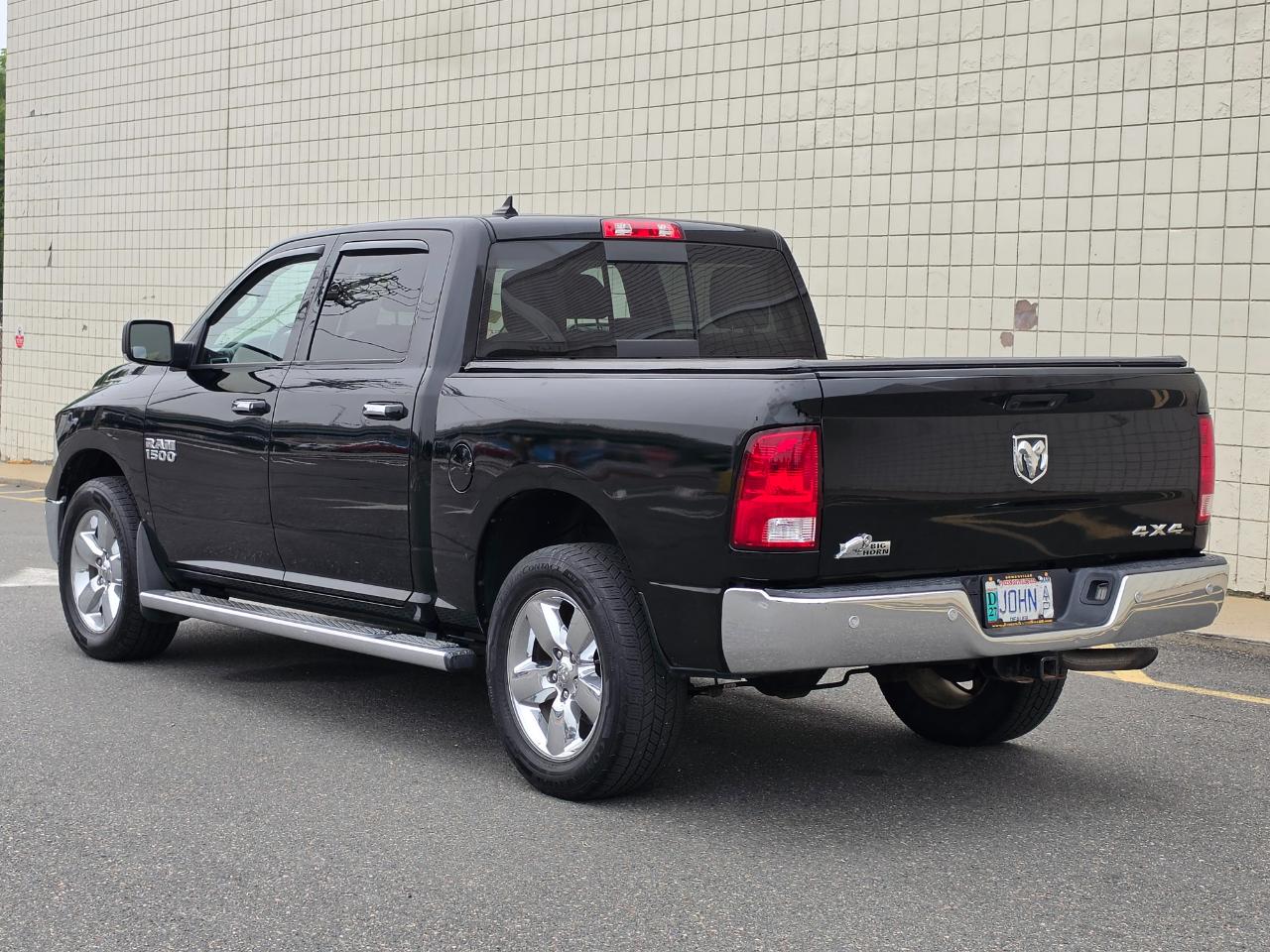 RAM 1500 4WD Crew Cab 140.5" Big Horn 2015