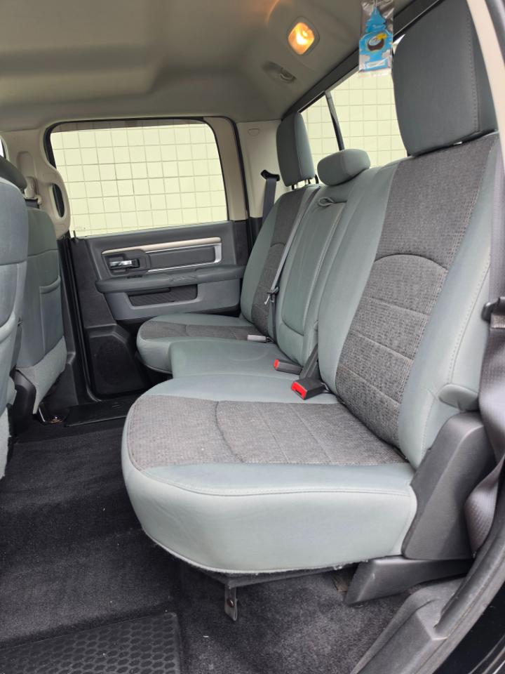 RAM 1500 4WD Crew Cab 140.5" Big Horn 2015