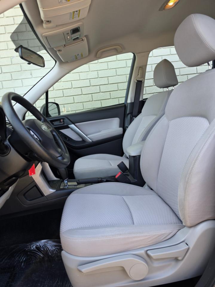 Subaru Forester 4dr CVT 2.5i PZEV 2015