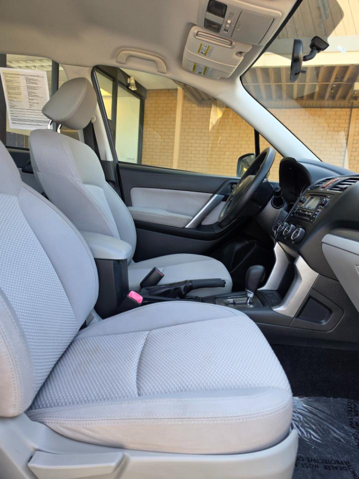 Subaru Forester 4dr CVT 2.5i PZEV 2015