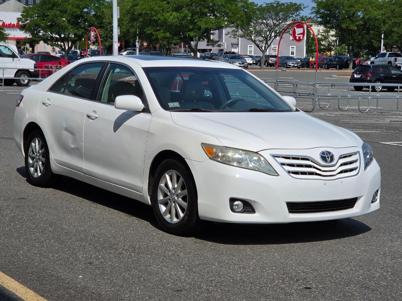 Toyota Camry 4dr Sdn V6 Auto XLE (Natl) 2011