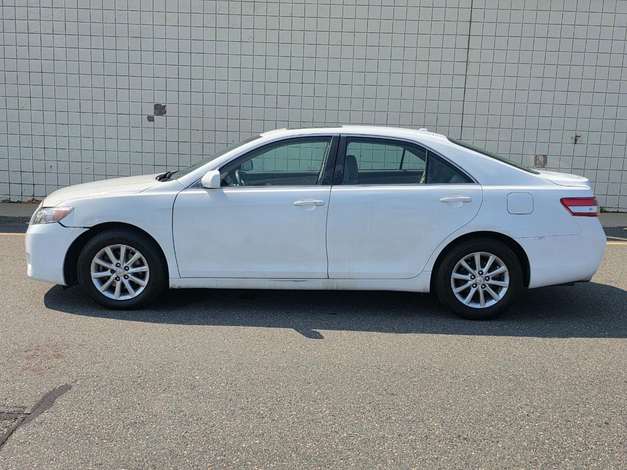Toyota Camry 4dr Sdn V6 Auto XLE (Natl) 2011