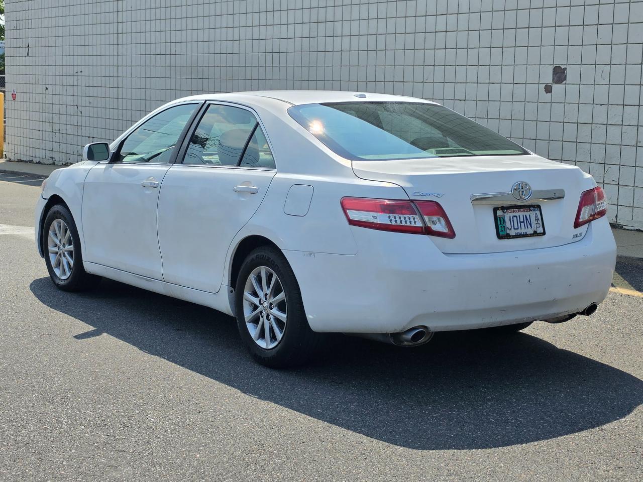 Toyota Camry 4dr Sdn V6 Auto XLE (Natl) 2011