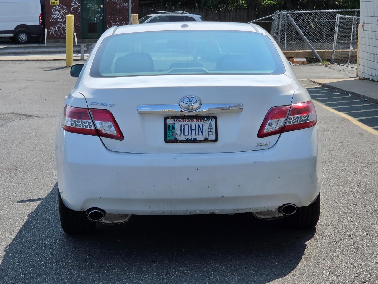 Toyota Camry 4dr Sdn V6 Auto XLE (Natl) 2011