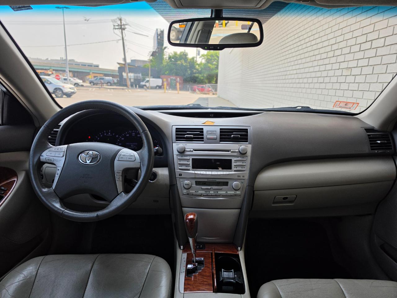Toyota Camry 4dr Sdn V6 Auto XLE (Natl) 2011