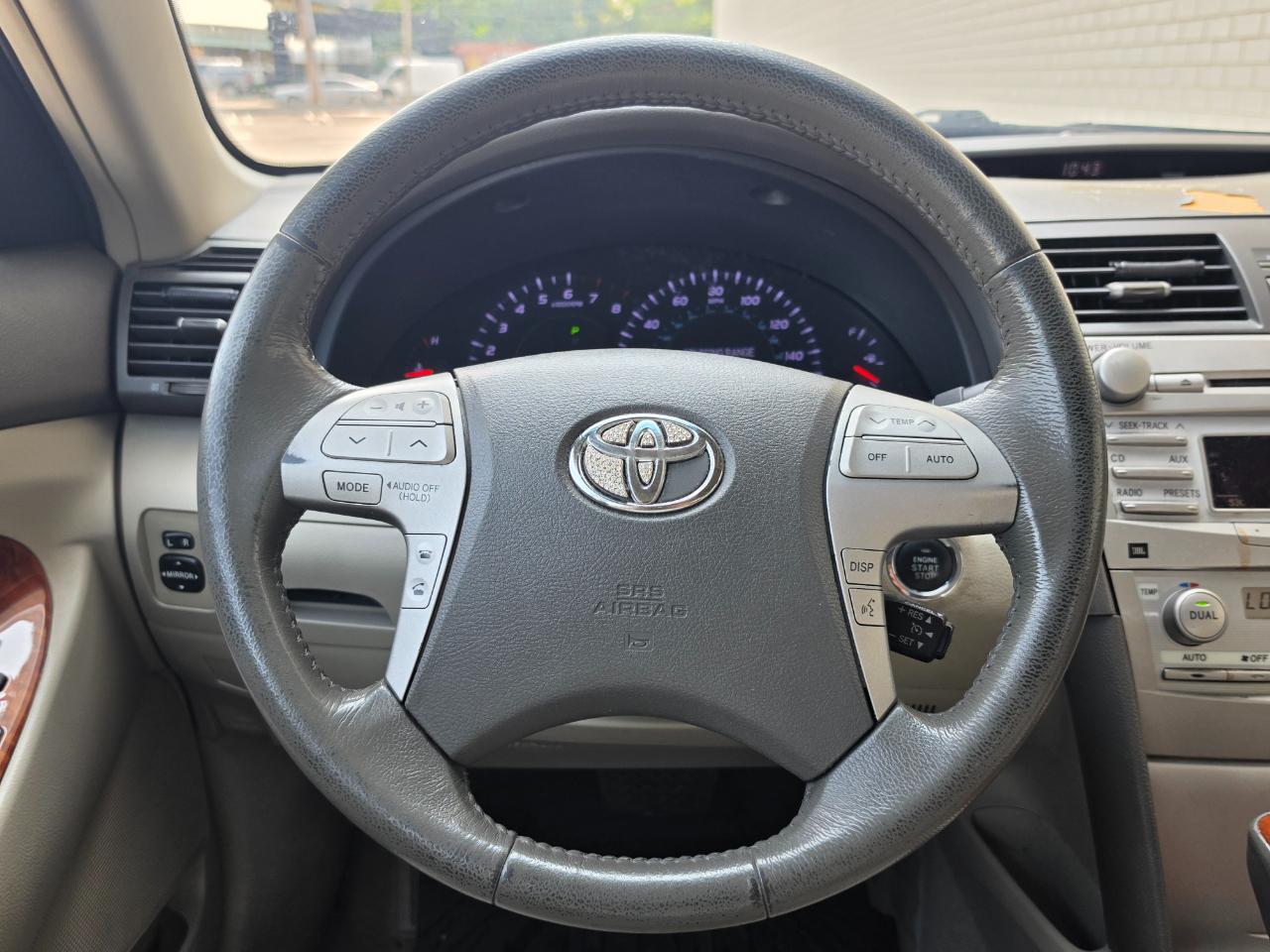 Toyota Camry 4dr Sdn V6 Auto XLE (Natl) 2011