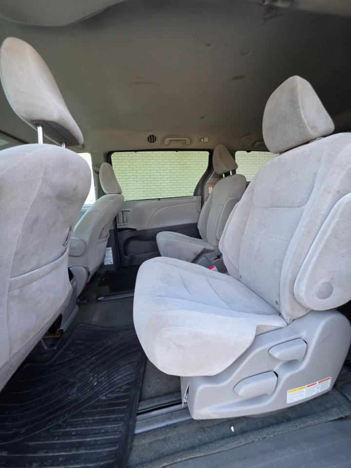 Toyota Sienna LE AWD 7-Passenger (Natl) 2017