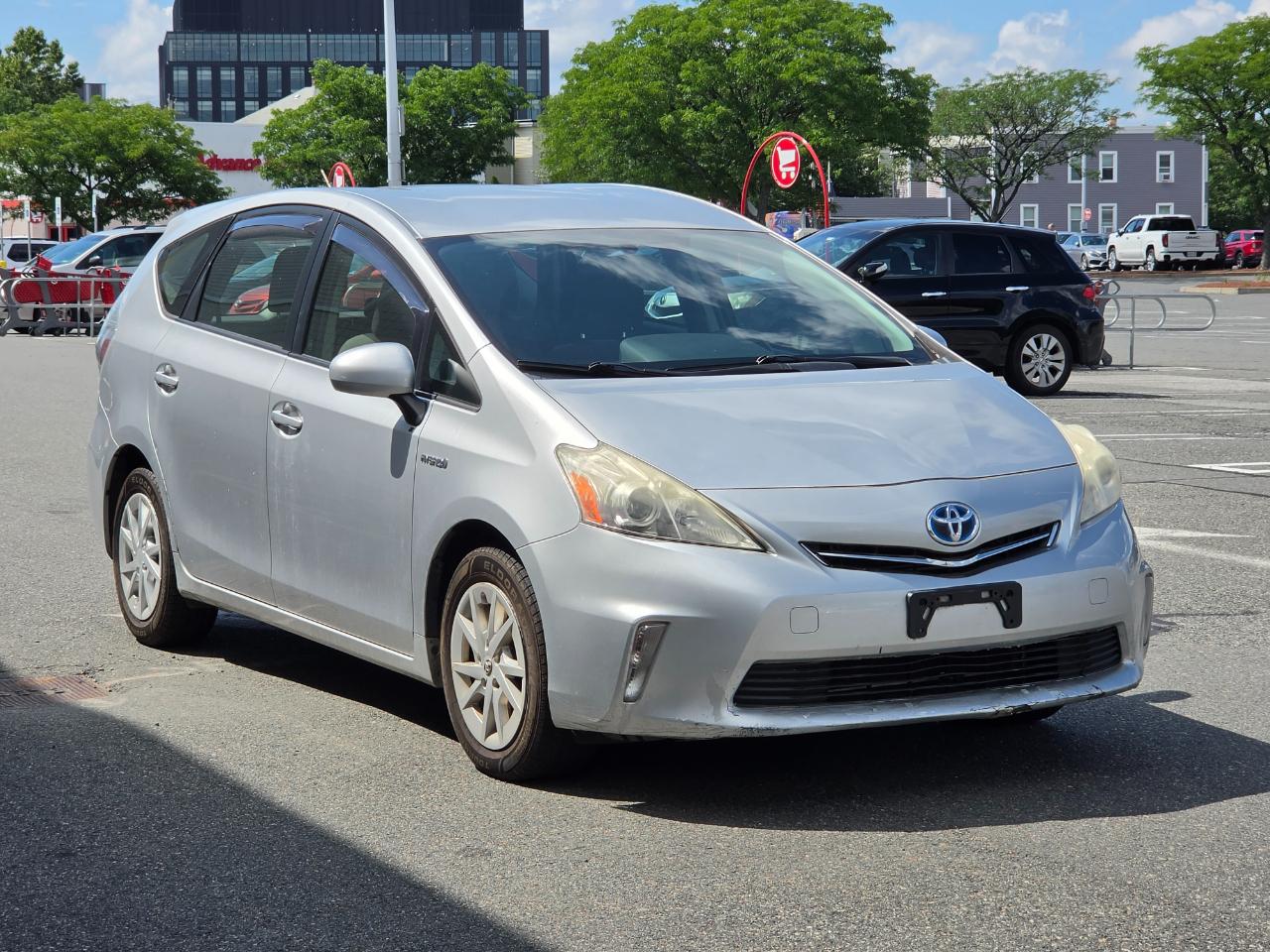 Toyota Prius V 5dr Wgn Three (Natl) 2012