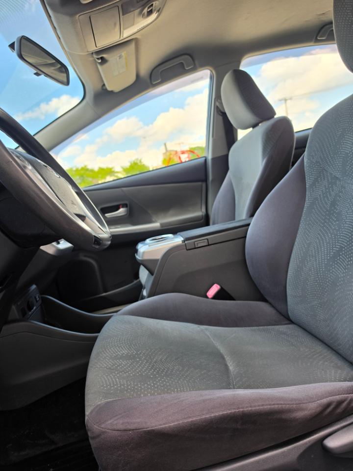 Toyota Prius V 5dr Wgn Three (Natl) 2012