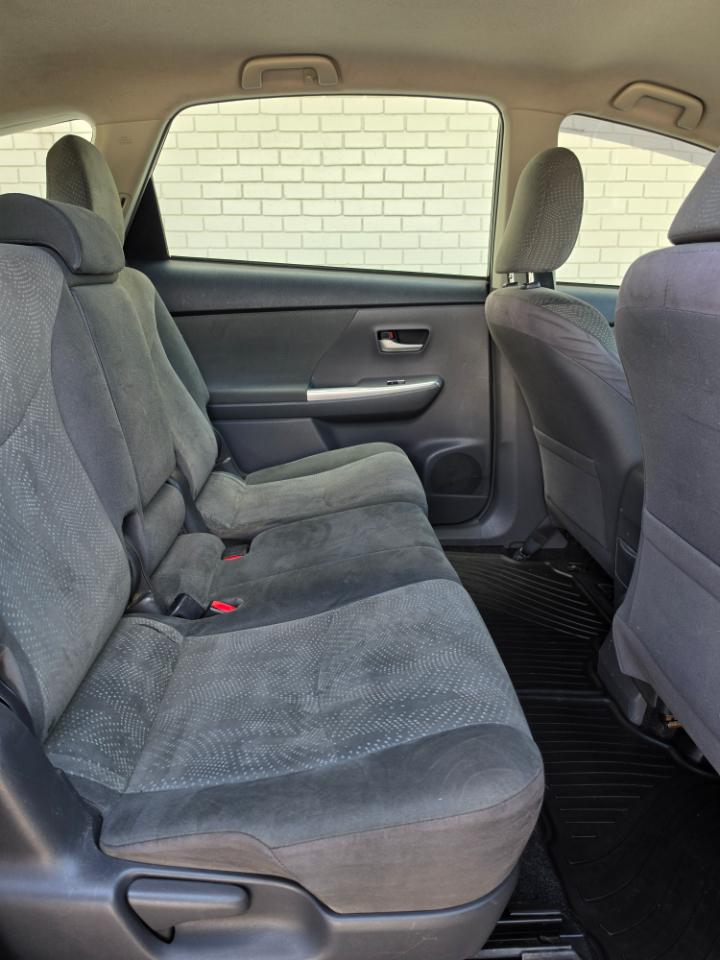 Toyota Prius V 5dr Wgn Three (Natl) 2012